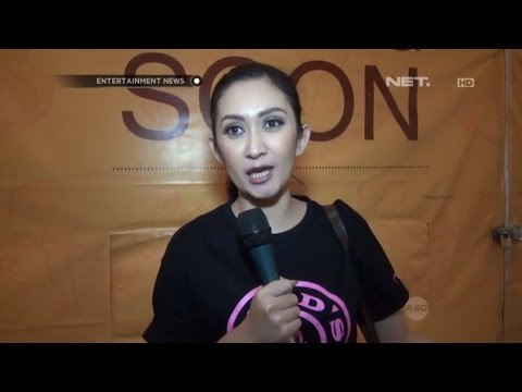 Nafa Urbach mengarahkan bakat sang anak dalam bidang Balet