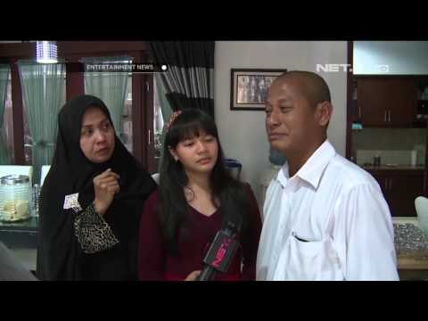 Kebahagiaan Amel Carla melihat kedua orang tuanya pulang dari tanah suci
