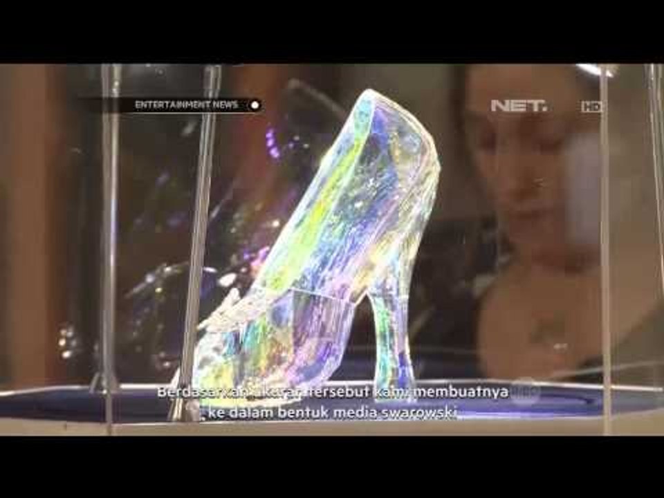Kostum Disney Tampil di London Fashion Week
