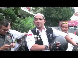 Download Video: Pasha Ungu melakukan kegiatan sosial bersama Club Motornya