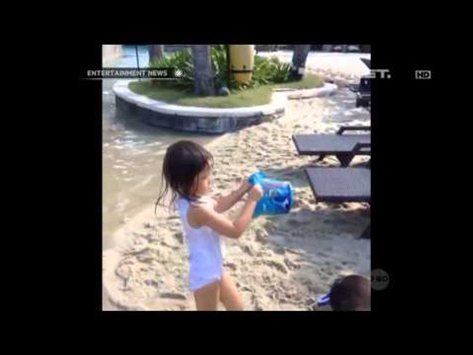 Liburan Donna Agnesia dan Keluarga di Bali
