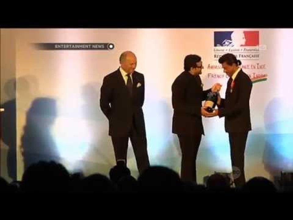 Shahrukh Khan mendapat penghargaan dari Perancis