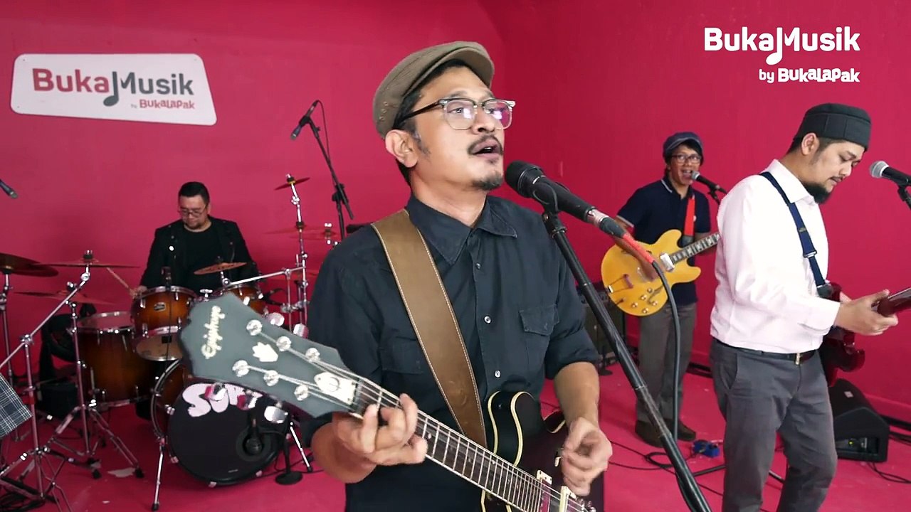 Sore Band - R14 (With Lyrics)   BukaMusik 2.0
