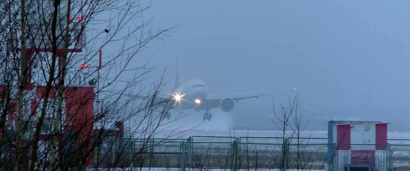 Nordwind Airlines Boeing 777-200ER - winter landing in freezing fog at LED