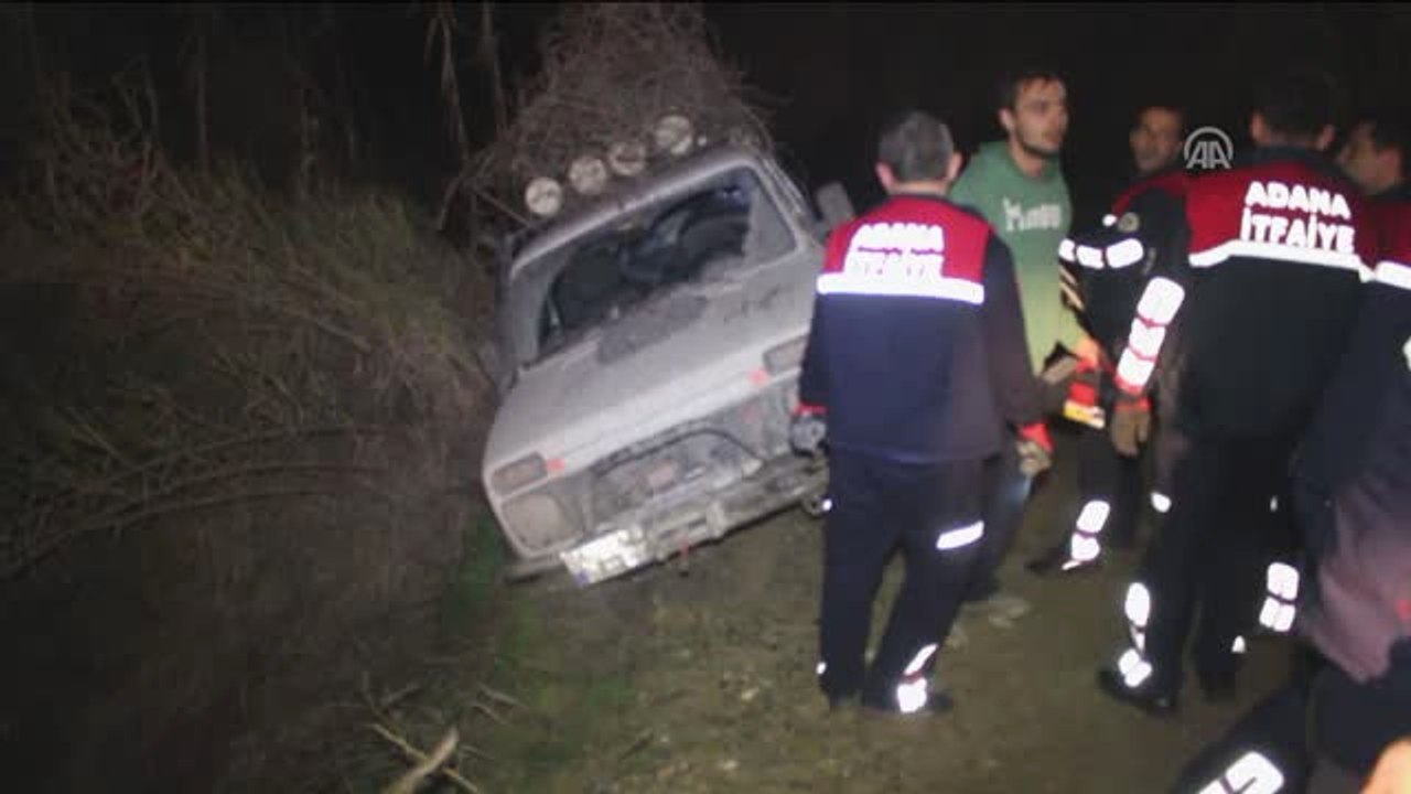 Otomobil Şarampole Devrildi