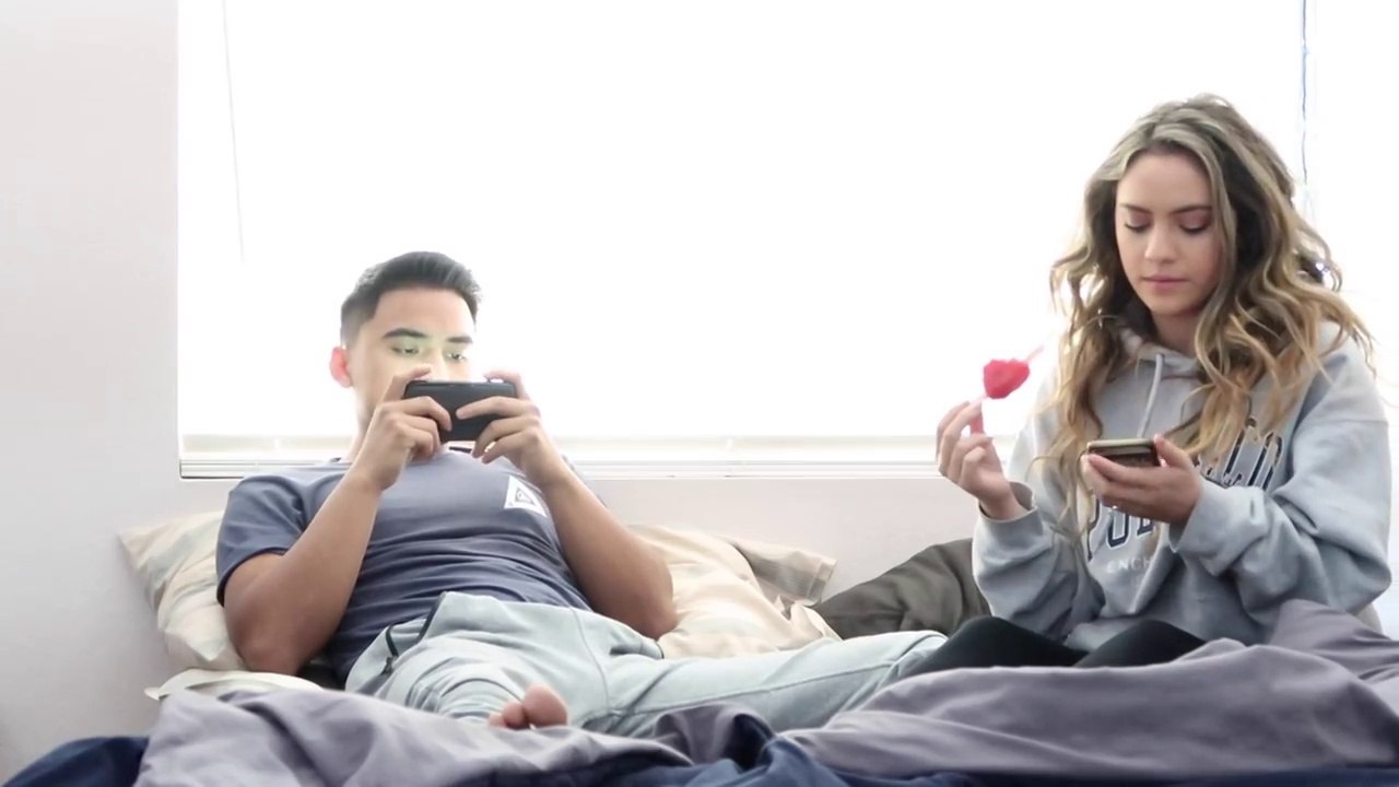 IGNORING MY GIRLFRIEND PRANK -  Jasmine & Edgar