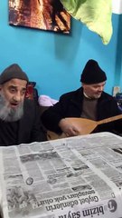 Ağma Hafız Murat hocadan türkü ziyfeti. Muhteşem söylüyor delikanlı :)