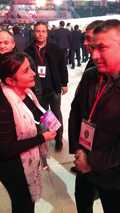 Polis ünlü gazeteci Sevilay Yılman’ı delegelerle görüştürmedi