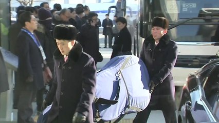 北 예술단, 만경봉호서 1박...응원단 오늘 방남 / YTN