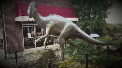 The Haddonfield HADROSAURUS FOULKII Statue (Axis Video)