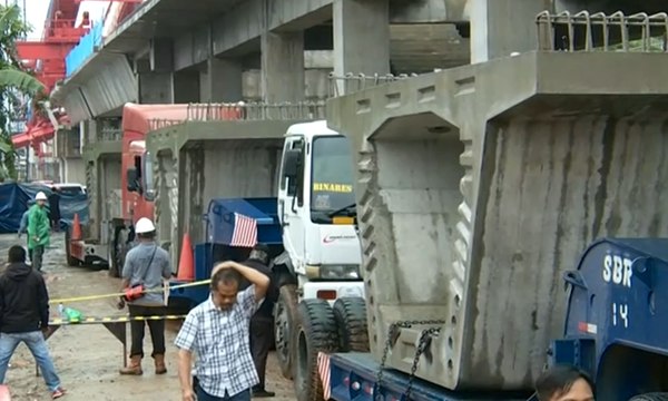 Alat Berat Proyek KA Jatuh di Matraman, 4 Pekerja Tewas