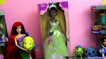 Princesa Tiana Boneca Coleção Princesas Disney do filme Disney A Princesa e o Sapo em portugues