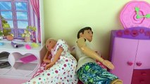 Мультик Мама и Папа смотрят за малышами Играем с куклами Видео для детей Play Doll Baby