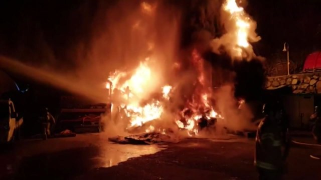 울산 자동차 부품 공장 불 15억 원 피해 / YTN