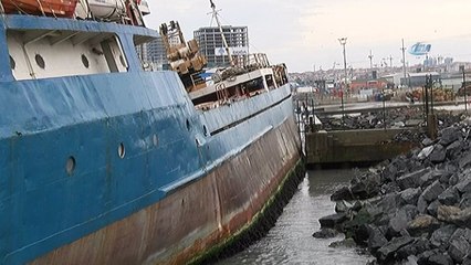 - Zeytinburnu'nda gemi sahile vurdu