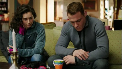 حال الشاب عند زيارته لخطيبته فى المنزل :)