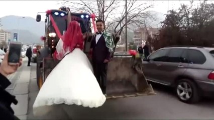 Kepçe Gelin Arabası Oldu