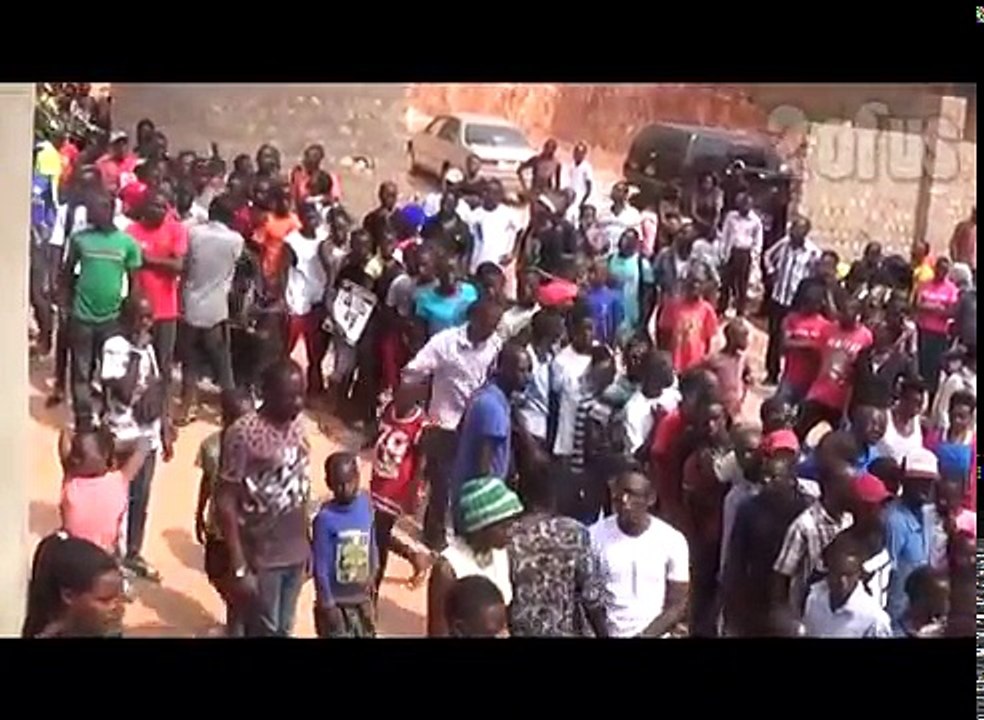 Bryan White akubiddwa empi nga ayingira ewa  Moze Radio