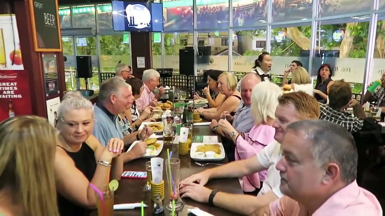 PATTAYA, COMEDY NIGHT AT THE ROBIN HOOD TAVERN 2ND ROAD, Vlog 209