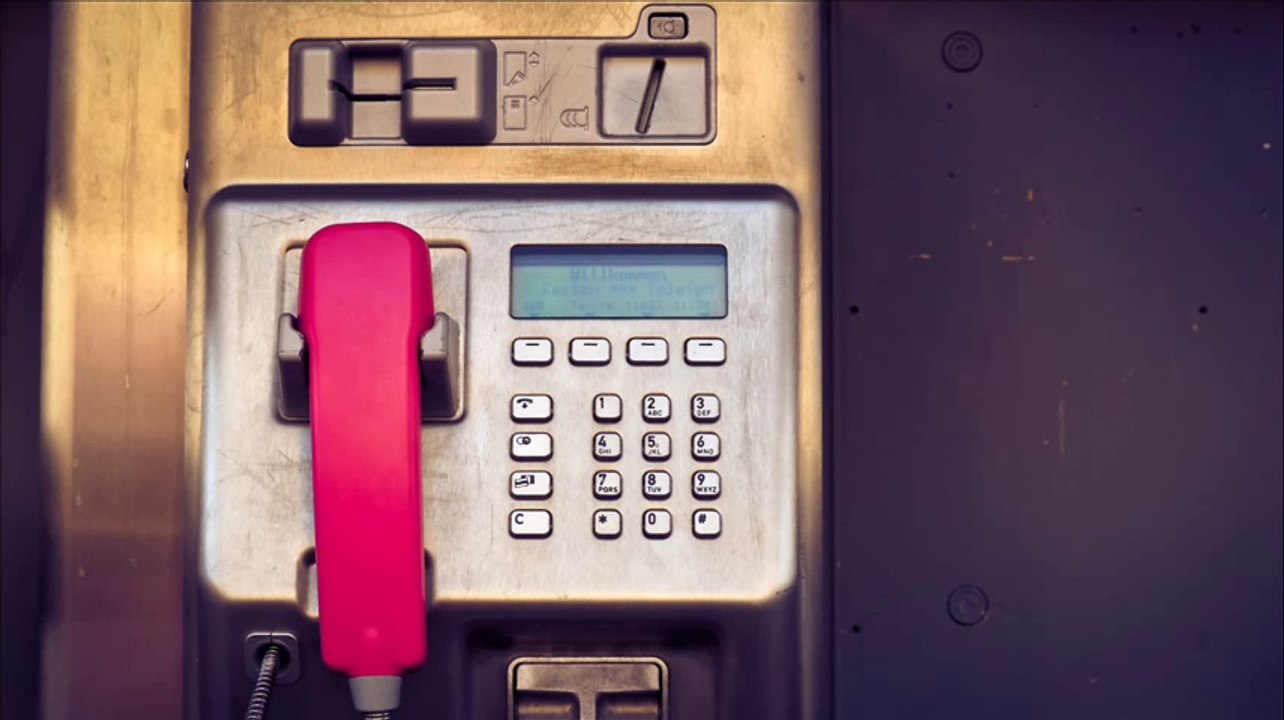 How to Use a Pay Phone