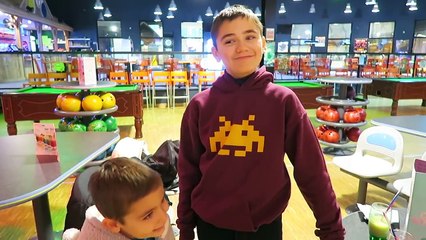 VLOG - DÉFI BOWLING Mère VS Fils & Salle de Jeux
