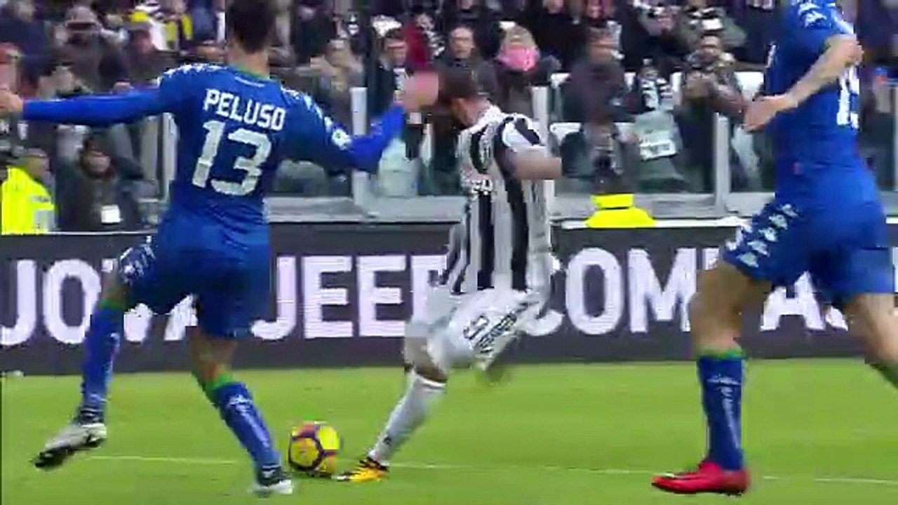 Gonzalo_Higuain_Goal_HD_-_Juventus_5-0_Sassuolo_04.02.2018