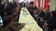 Başbakan Yıldırım, şehit olan TEDAŞ işçisinin ailesine taziye ziyaretinde bulundu