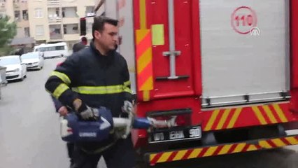 Yataktan Düşüp Mahsur Kalan Hastayı İtfaiye Kurtardı