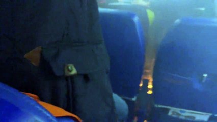 Un chargeur de téléphone explose dans un avion en plein vol