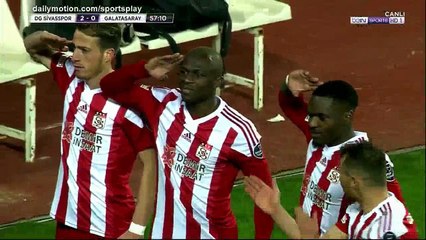 Video herunterladen: Arouna Kone penalty Goal HD - Sivasspor 2 - 0 Galatasaray - 04.02.2018 (Full Replay)