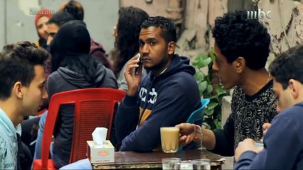 ماذا سيكون رد فعلك إذا رأيت من يحاول إعطاء شخصا المخدرات ..هل ستتدخل أم لا ؟