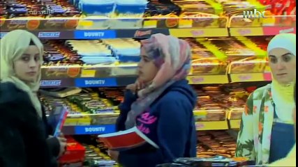 رد فعل الناس عند رؤية زوجة الأب وهي تقسو على الأطفال