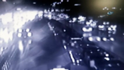 Haramidere'deki metrobüs kazası kamerada