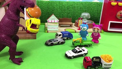はたらくくるまの大ピンチ！怪獣がパトカーを食べちゃうよ！ショベルカーが雪の中からブルドーザーを助けるよ♡TOY KIDS アンパンマンのおもちゃで遊ぶ子供向け動画 大好きなのりもの ブーブーがいっぱい