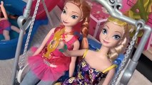 Playdate ! Elsa & Anna Toddlers visit Barbie Chelsea House Swimming Pool Frozen TV Toys In Action