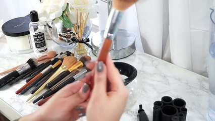 How to CLEAN & DRY Brushes In 20 SECONDS