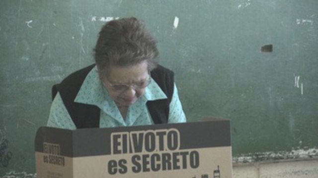Elecciones de Costa Rica transcurren con calma y una buena afluencia de votantes