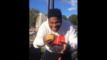 Il nous montre comment on mange un Big Mac aux etats unis... Raté