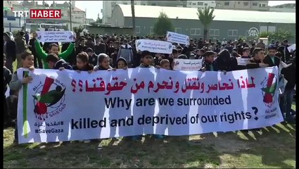 İsrail'in uyguladığı ablukayı Gazzeli çocuklar protesto etti