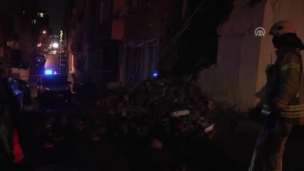 Şişli'de Metruk Binanın Duvarları Çöktü