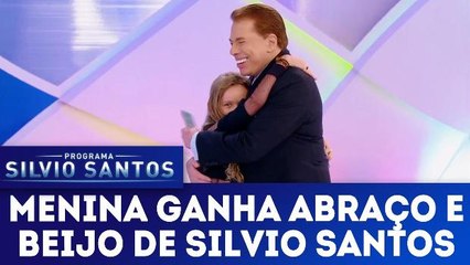 Menina conquista Silvio Santos e ganha abraço