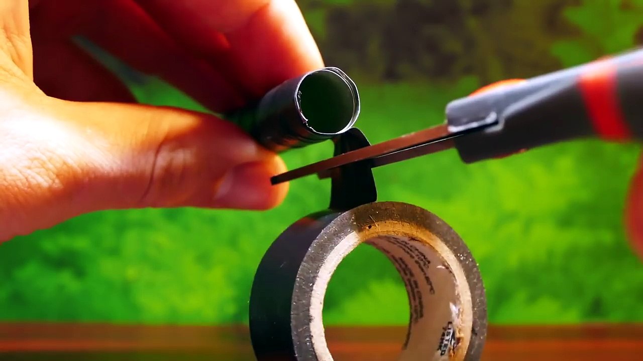 SPIDER-MAN WEB SHOOTER - Retrable Web Gun Prototype