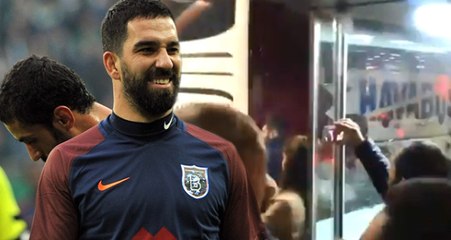 Galatasaraylı Taraftarlar, Arda Turan'la Havalimanında Karşılaşınca Kıyameti Kopardı