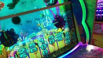 CAN I WIN A FIDGET SPINNER FROM THE CLAW MACHINE WITH ONLY $5 DOLLARS? GIVEAWAY! (ClawBoss Arcade)