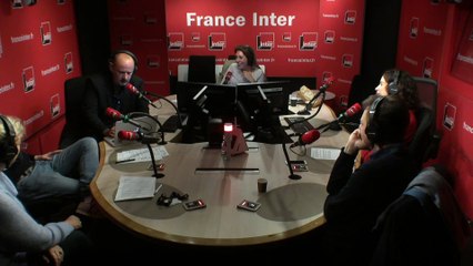 Quand Emmanuel Macron prend la main du président Sénégalais - Le billet de Daniel Morin