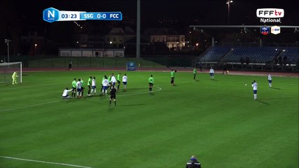 Le coup franc de TERTEREAU traîne dans la surface mais est finalement dégagé par la défense de Chambly.