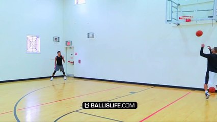 NCAA - Trae Young s'entraîne à shooter de loin... après de mauvaises passes