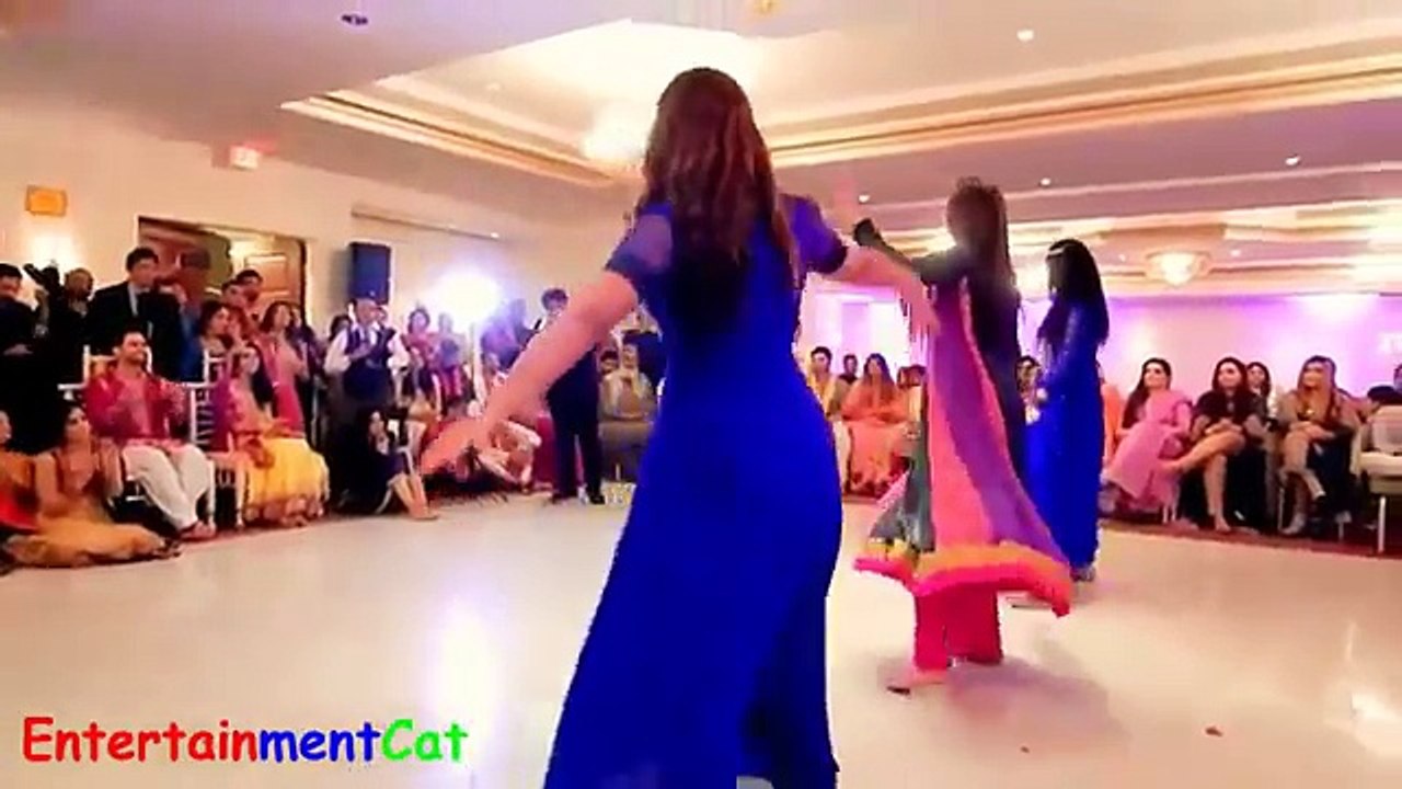 18 Baras Ki Kanwari   Indian Wedding MArriage Hall Dance