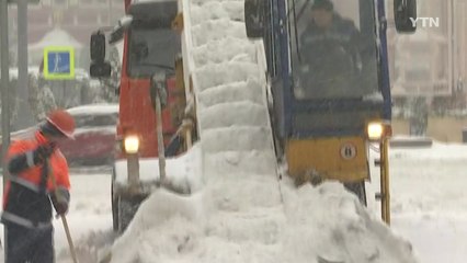 모스크바 기록적 폭설...1명 사망 5명 부상 / YTN