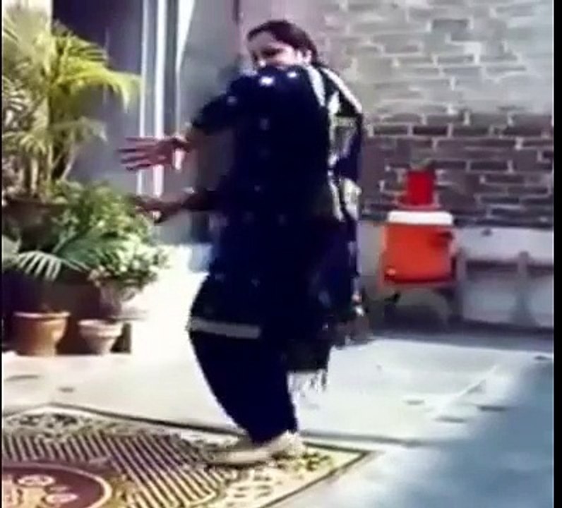 Aunty Dancing At Home